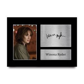 HWC Trading Winona Ryder Joyce Byers Gifts - TV Fan Printed Autograph A4