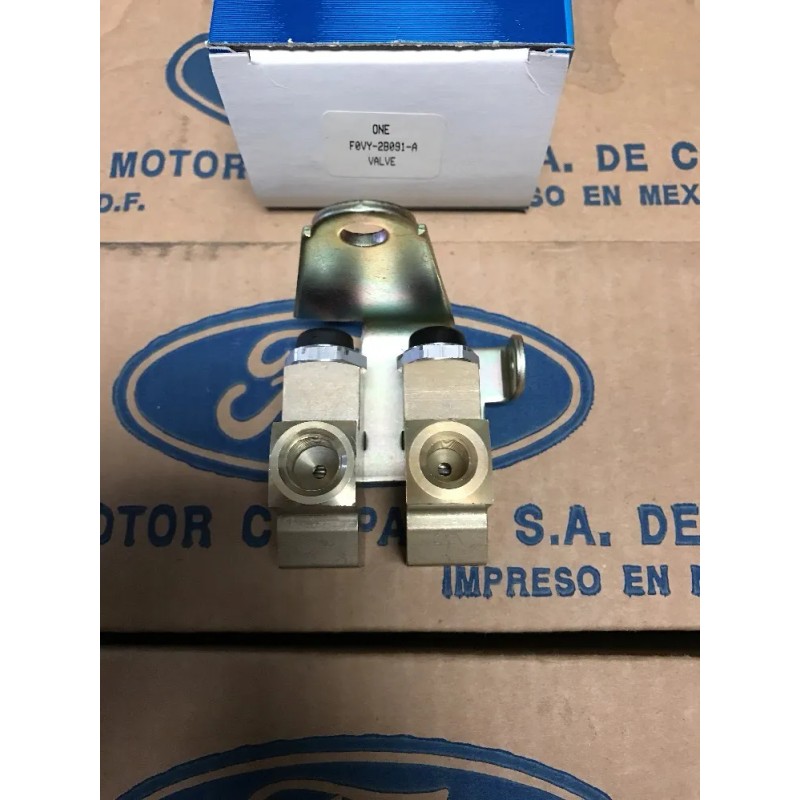 Ford Crown Vic Brake Proportioning Valve F0VY2B091A Lincoln Town Car