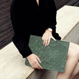 AZXCG Leather Portfolio with Zipper,Embossed PU Leather Padfolio Folio,Professional Business Document Organizer with A4 Letter Sized,Writing Pad Holder,Gifts for Women/Men (Dark Green, Standard)