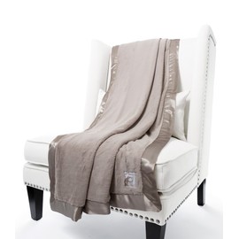 Giraffe at Home Luxe Plush Faux Fur Throw Blanket, Flax, 45" x 59"