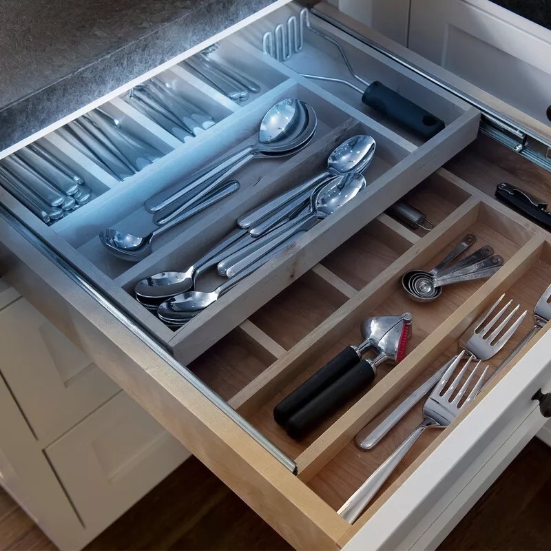 Globe Electric Disinfecting Germicidal Light 13.98 in. L White Battery