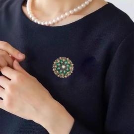 Rhinestone Green Flower Brooch Pin for Women Gold Plated Crystal Snowflake Brooches Lapel Pins Suit Collar Dress Accessories Jewelry Gift for Winter Holiday