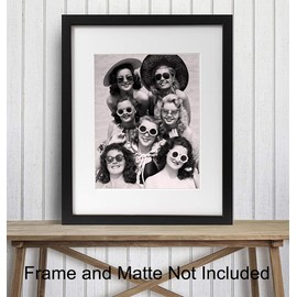 Beach Wall Art - Funny Retro Summer Decorations - Vintage Ocean Decor - Beach House Decor or Cute Gift for Women - Tropical Wall Decor for Living Room, Bedroom, Bathroom - Coastal Wall Decor