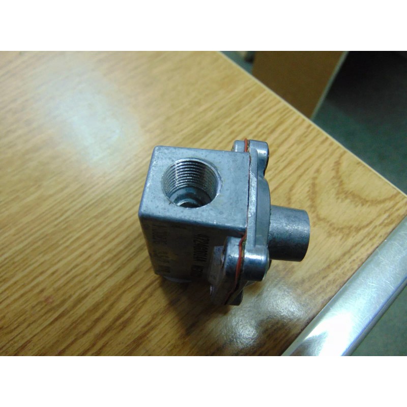HARPER - WYMAN NATURAL GAS PRESSURE REGULATOR 1/2 3.5