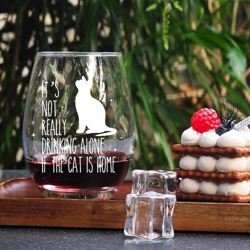 Cat Wine Glasses for Women & Men - Charming Gift