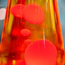 Trendi Trendi?16 Inches Tall/Aluminium Base/Soothing Motion/Lamp for/Relaxation/Room Decoration/Cable 1.6m (Red Wax/Yellow Liquid)