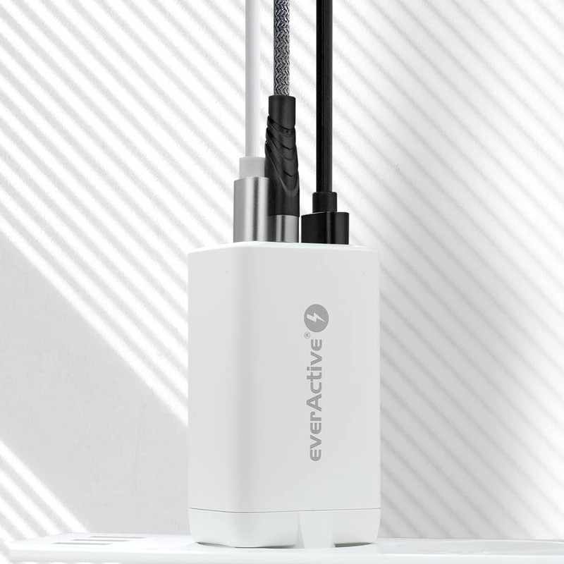 everActive GaN SC-650Q Mains Charger with QC4 + USB Socket