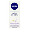 Daily Essentials Sensitive Day Cream SPF 15
