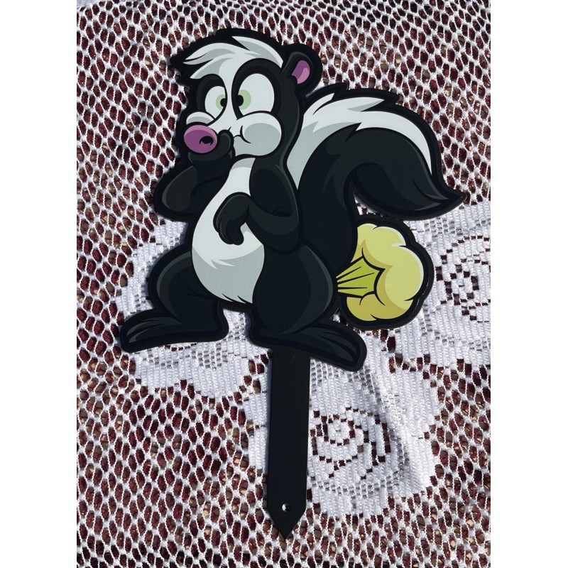 Happy Cow Metal Yard Stake/Skunk Holding It’s Nose/Stinker/S