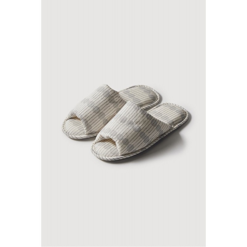 JAJU [JAJU] Crisscross Drawing Dot Living Room Slippers _230-245_Ivory