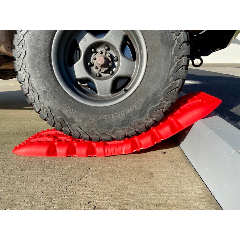 MaxxHaul Recovery Tracks Traction Boards 22000 lb Capacity 42" Heavy‑Duty