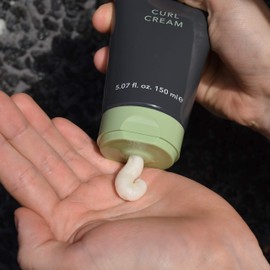 IdHAIR - Curl Cream - Highlights Curls - Adds Moisture to Hair - Suitable for Curly or Wavy Hair - 150 ml