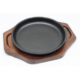 Asahi Steak Plate (with Wooden Base) Iron Casting, Hot Tray, Round Shape, 15 Set (Patent Product That Can Be Heated and Cooked in an Induction Cooker Without Wooden Stand)