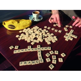 BANANAGRAMS - 91097 - Thinking Game - Yellow