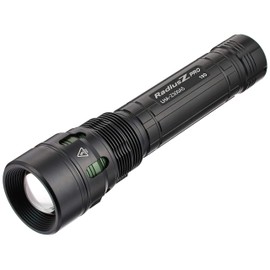 Waterproof LED zoom light (3,000 lm/9 x AA/1.5 hours continuous use)