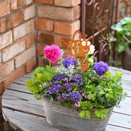 Ljevandria Garden Stake Bee Rust Garden Decoration for Outdoor Weatherproof Metal Bee Flower Stake Bee Rust Stake Garden Figures Outdoor Easter Decoration for Garden Balcony Flower Pot