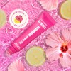 Revlon Glimmer Lip Treat Balm tono Hibiscus Spritz
