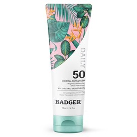 Badger Protector solar mineral diario SPF 50 con óxido de zinc, 85% orgánico, ligero y fácil de aplicar, sin yeso blanco, hidratante, seguro para arrecifes, vegano, sin perfume, 4 onzas líquidas