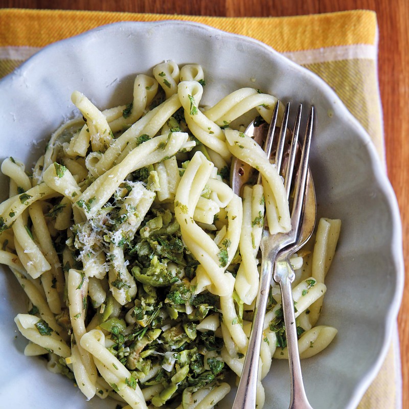 DIVINA Organic Pitted Green Olives, 5.3 oz