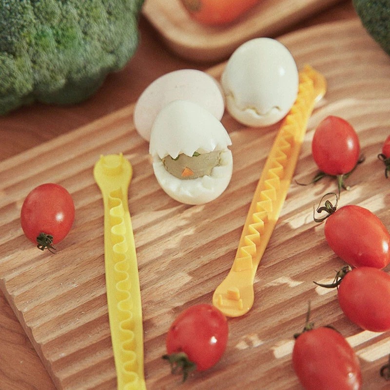 2pcs Fancy Cut Egg Cooked Eggs Cutter Lace Egg Slicer