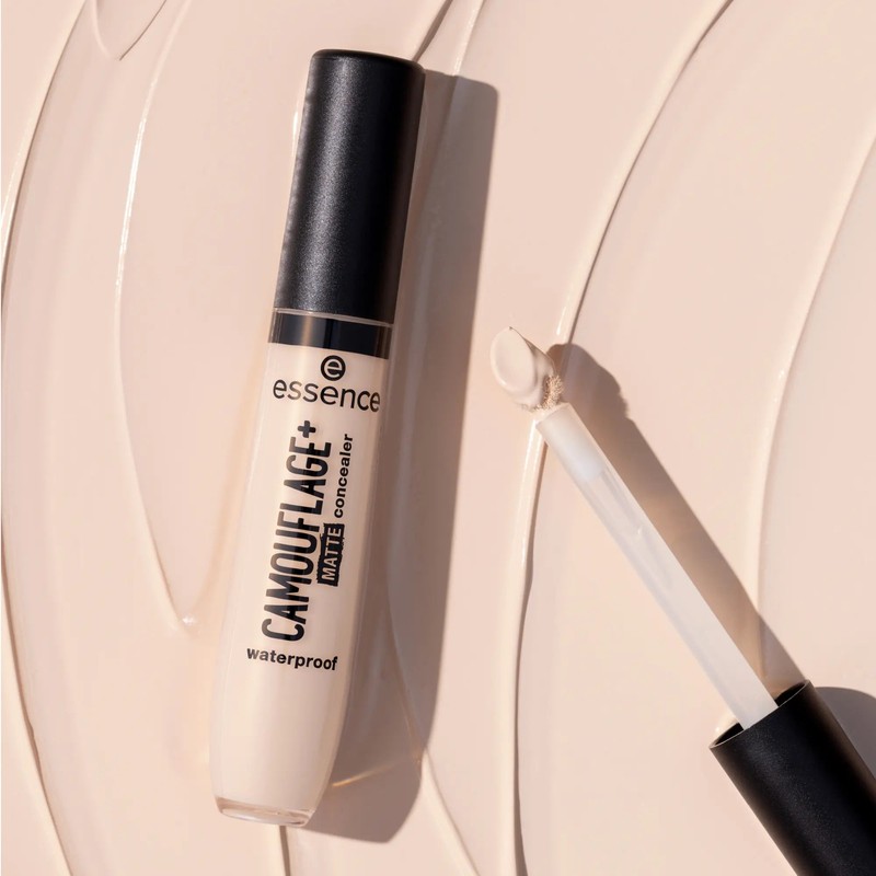 Essence Camouflage+ Matte Concealer, 50 - Lichtste huid met een