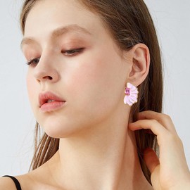 GUOXIAOMEI Daisy Flower Stud Earrings for Women Trendy Geometric Bohemian Flower Boho Studs Hypoallergenic Statement Earrings Cocktail Costume Jewelry Gifts for Women (Pink)