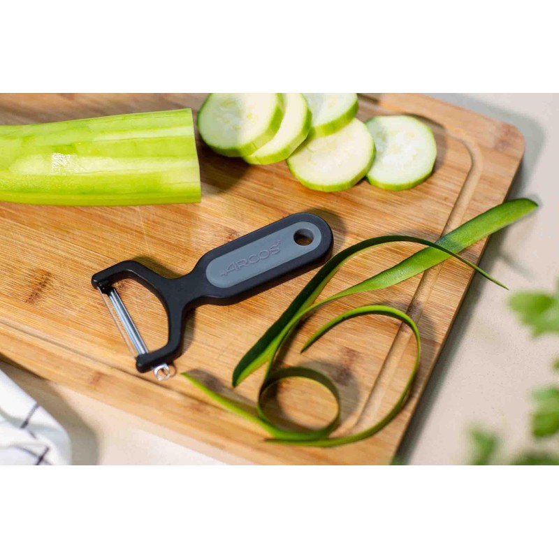 ARCOS Professional Peeler for Fruits and Vegetables. 5.5 Inch Stainless