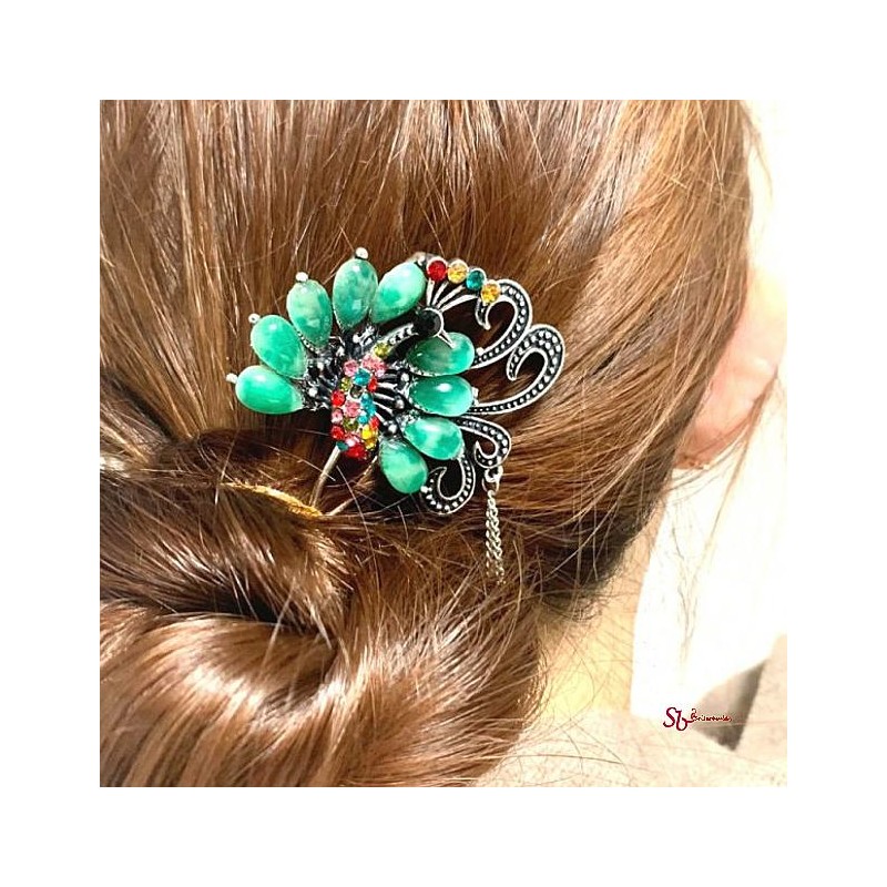 샵프리A Traditional Korean Bun Pin Hair Accessory with Cubic Decoration