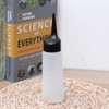 Botella de tinte para el cabello vacía con punta inclinada