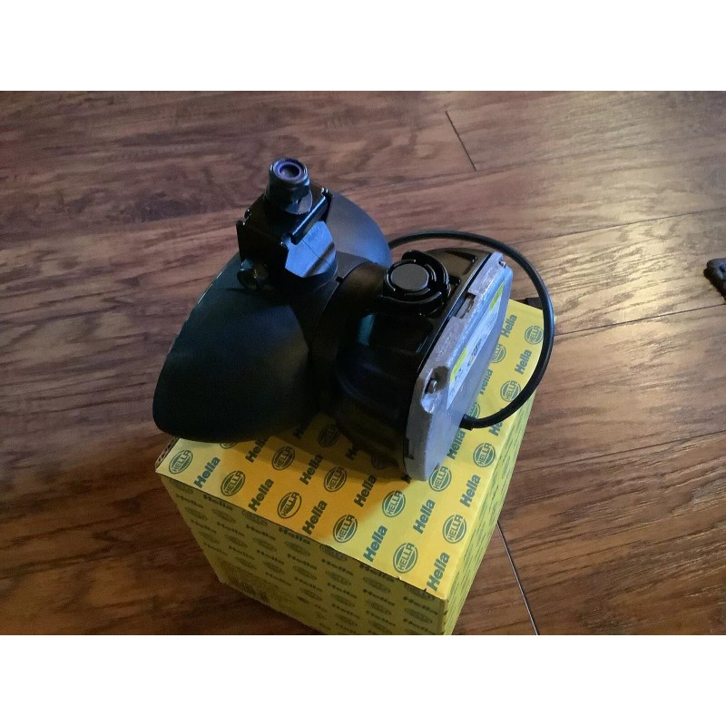 Hella Xenon Oval 100 X-power pack Work light New In