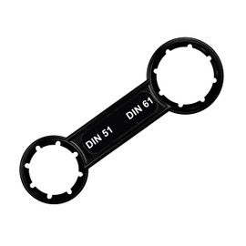 Double-sided DIN 51/61 canister key – your ideal helper for easy opening of 5/10/20/25/30 litre canisters. Compact, practical and indispensable in any workshop. Black