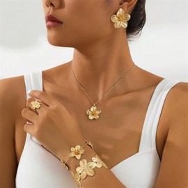 MALOYANVE - Juego de collar de flores doradas para mujer, juego de joyas florales en tonos elegantes, accesorios en forma de boda, uso diario, fiesta, regalo de día festivo