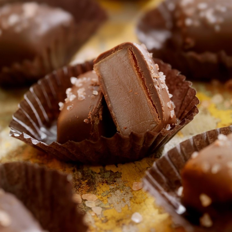 CybrTrayd No.3 Glassine Paper Approximately 100 Pieces – 15/16” Base,