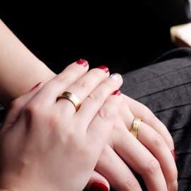 4mm 6mm His Queen and Her King Couples Stainless Band Rings, 2pcs of Gold Matching Wedding Engagement Band (Men Size 12, Women Size 7)