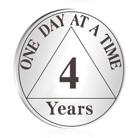 ‎CHURYUML 4 Year Sobriety Coin One Day at A Time Sober Coins Four Year AA Chips and Medallions Sobriety Gifts for Men Women Alcoholics Anonymous Gifts with PU Leather Keychain