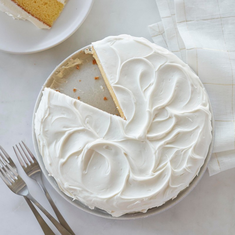 Wilton 9 Inch Frosting Spatula with A Stainless Steel Angled