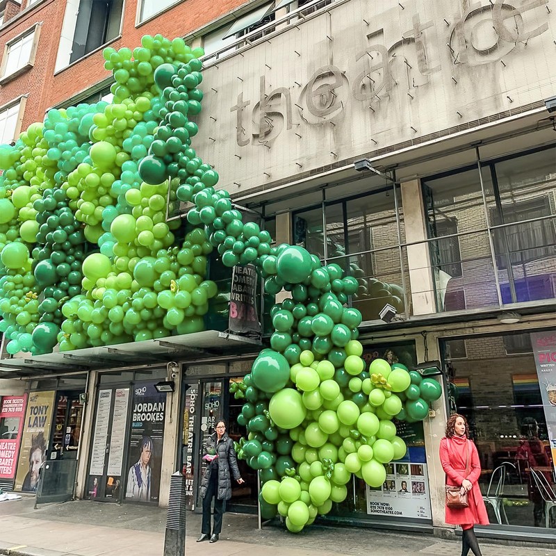 PartyWoo Pearl Light Green Balloons 140pcs Different Sizes of 18