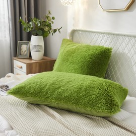 Uhamho Set of 2 Faux Fur Throw Pillow Covers Soft Velvet Decorative Pillowcases Zipper Closure (Apple Green, 20"x26")