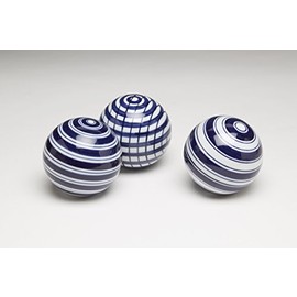 Zeckos AA Importing 59876 Blue and White Porcelain Balls - Set of 3
