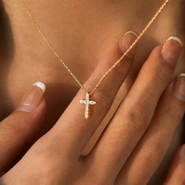 ESHIONER Cross Necklace Women's Gold Silver Cross Chain Cross Pendant Necklace Layered Waterproof Chain Cross Choker 18K Gold Plated Women's Christian Jewellery Gifts for Women Girls, Non-precious