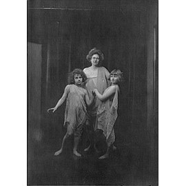 HistoricalFindings Photo: Mrs Constance Town's Pupils,Dancer,Women,Girls,Group Portrait,Arnold Genthe,1921