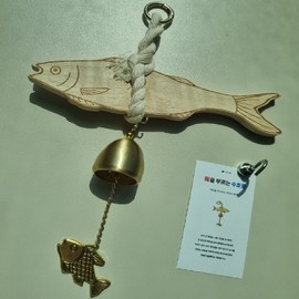 I agree to third-party provision for delivery of wind chimes, amulet pollack, wood, fish doll, doorbell, opening talisman, National Museum of Korea goods, pollack, YJ / 풍경종 액막이 명태 우드 물고기 인형 도어벨 개업부적 국립중앙박물관굿즈 북어 배송을 위한 제3자 제공에 동의합니다