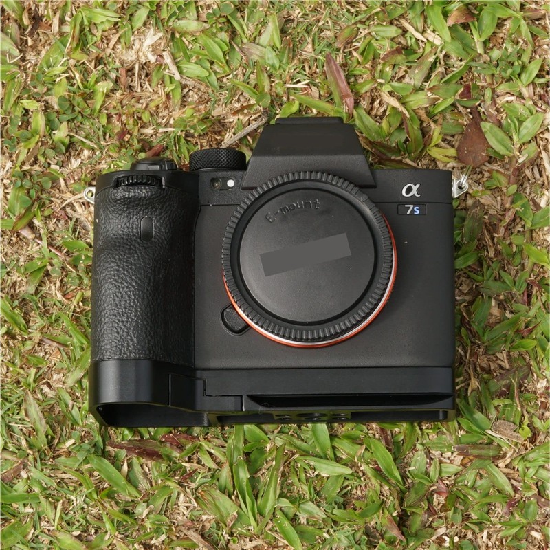 WEPOTO Camera Grip for Sony Alpha 7S III / A7S