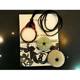 3X Magnifying Glass Portable Pocket Size with Leather Strap - Fashionable Magnifier for Reading Labels, Newspapers & Tickets (Gift Ready with Luxury Pouch) (1, Black) (Turtle)