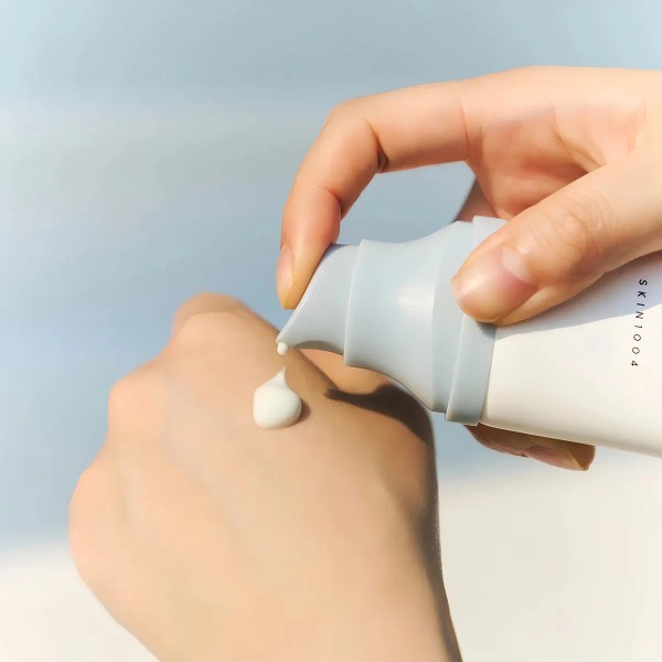 Skin1004 Sun Serum Spf50+ Protector Con Ácido Hialurónico