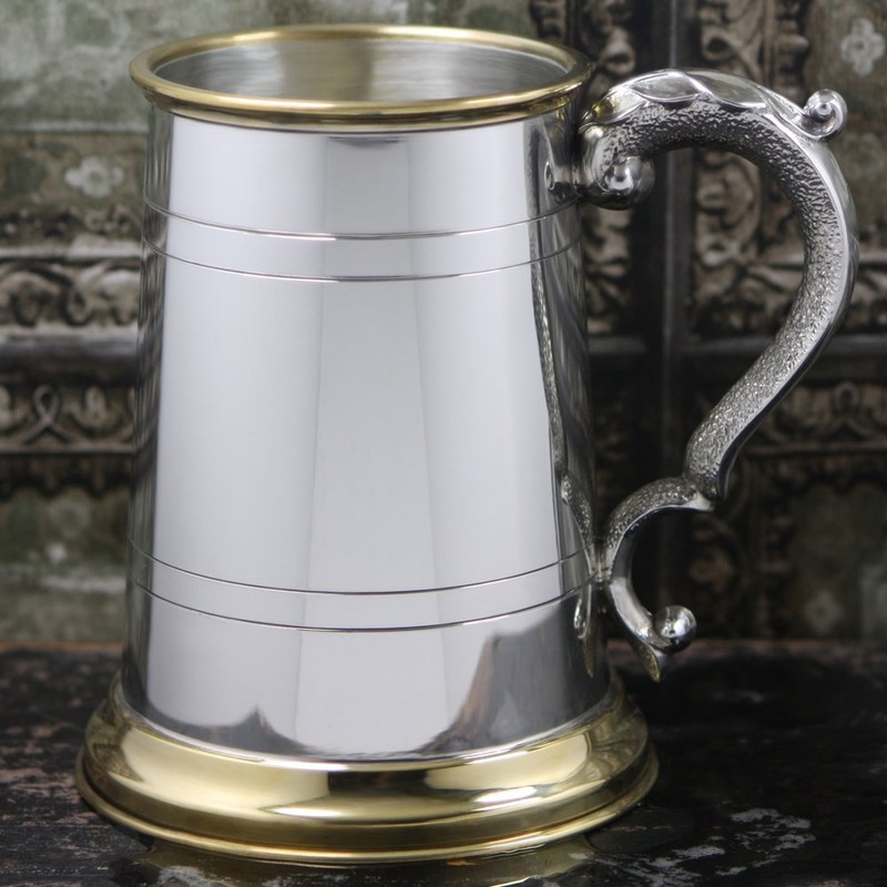 English Pewter Company 1 Pint Pewter Tankard with Brass Details