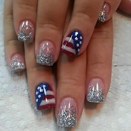 24Pcs Independence Day Press on Nails Silver Glitter French Tip Fake Nails Short Square Glue on Nails with American Flag Designs Reusable Stick on Nails for Women DIY USA Holiday Nail Decoration