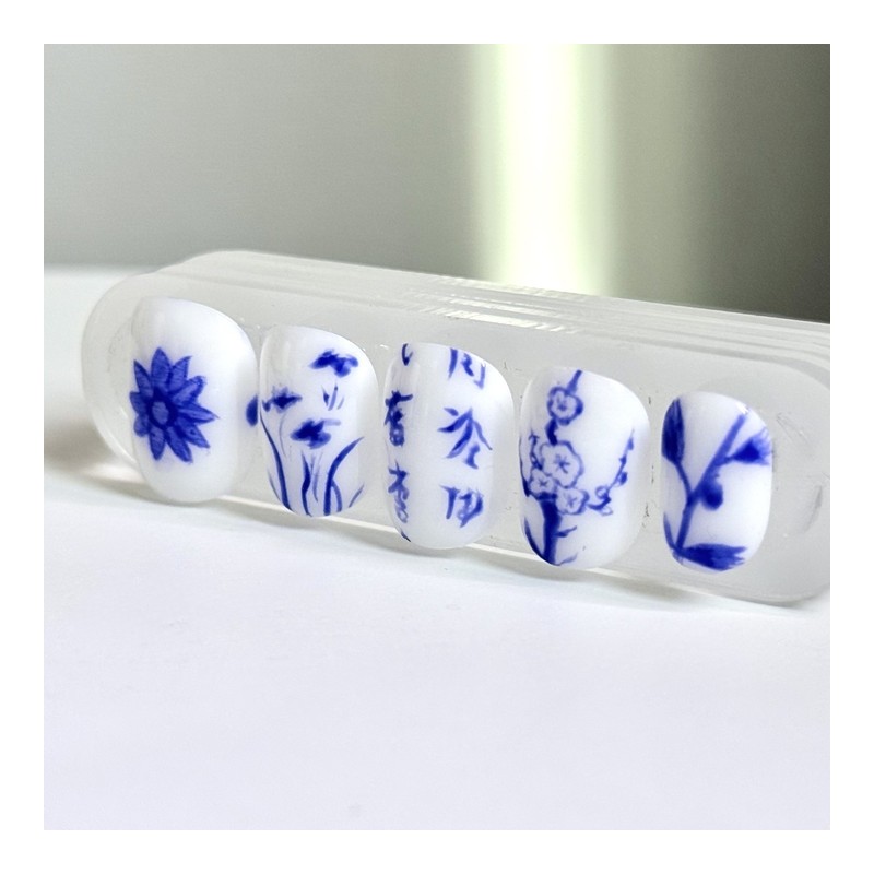 05:25AM, Cheonghwa |Korean traditional blue flower nail - almond /