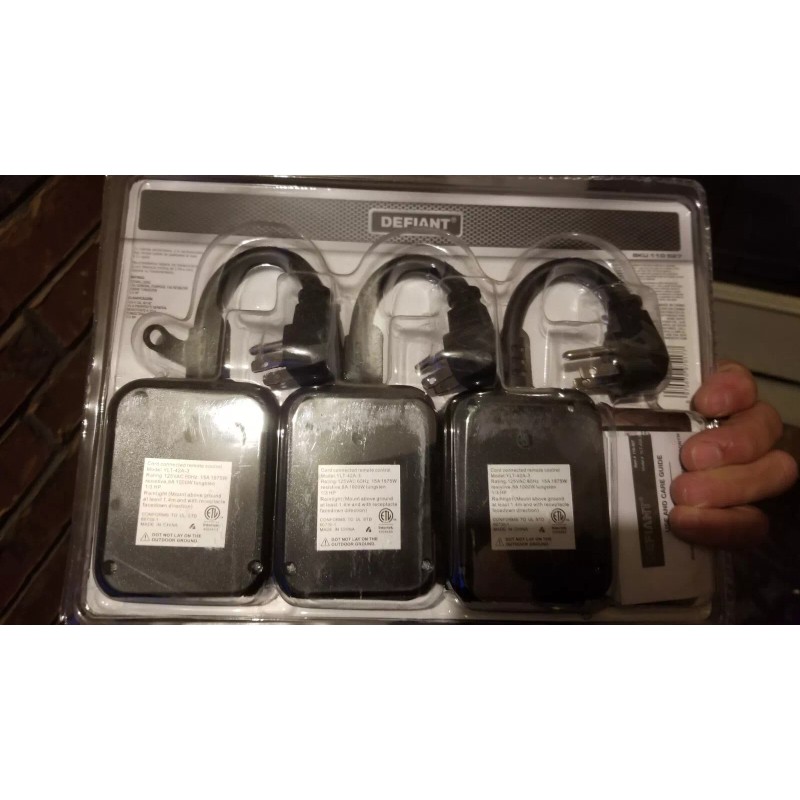 Defiant 3-Pack Wireless Indoor/Outdoor Remote Control Switch