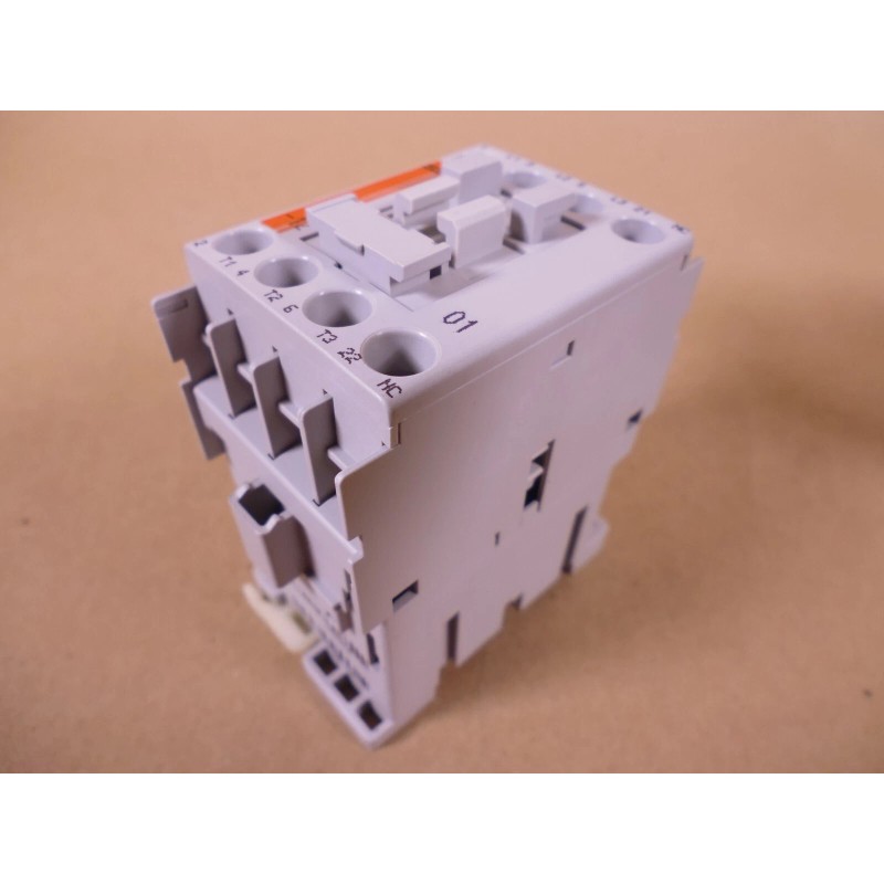 SPRECHER & SCHUH CA7-12-01-120 Contactor 1N.C. Aux 3P 120V 12A